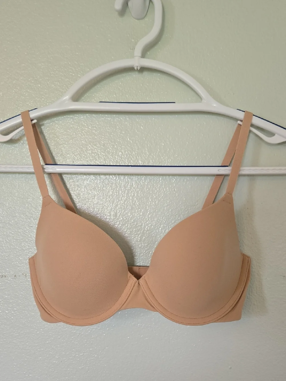 Skims | Nude Padded Underwire Bra Size 32C - Picture 1 of 6